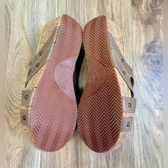 Volatile Women's Mayfield Wedge Sandals Size 11 LNC - Picture 3 of 5